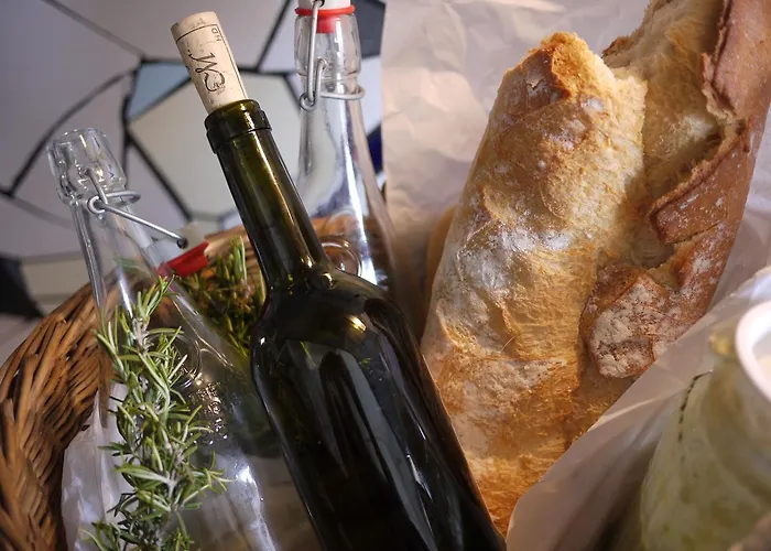 Alojamento de Acomodação e Pequeno-almoço Le Flamant Rouge *